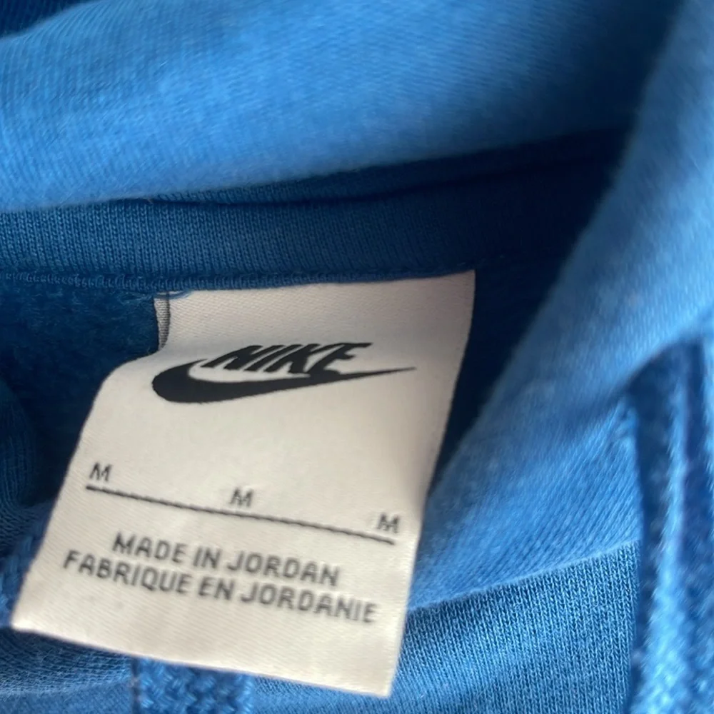 Nike Men's Blue Hoodie - Picture 4 of 4